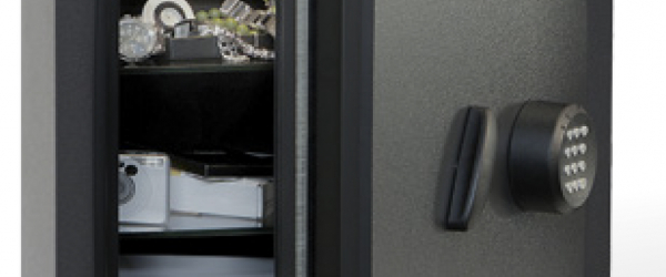 Complice  BIEN PLUS QU’UN COFFRE-FORT